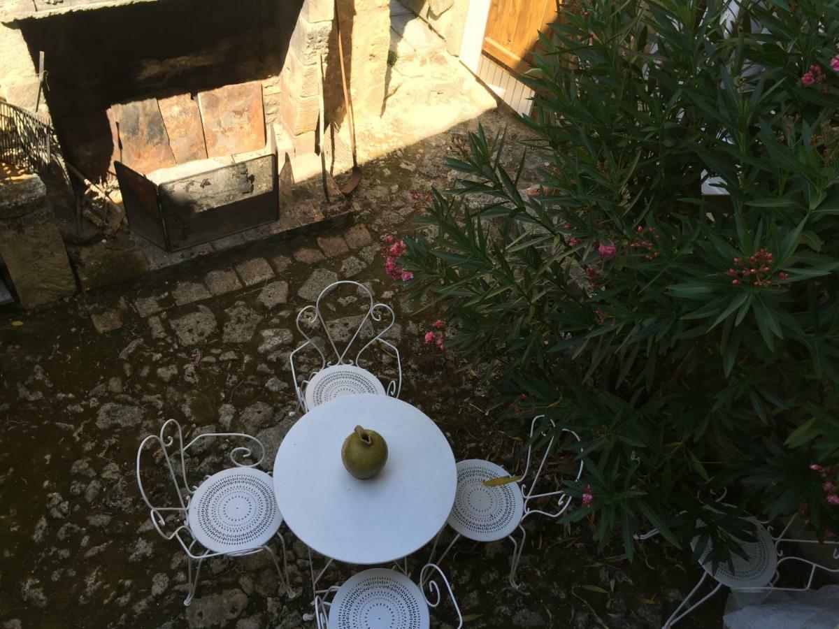 Le Prieure Bed and Breakfast Saint-Pey-de-Castets Buitenkant foto